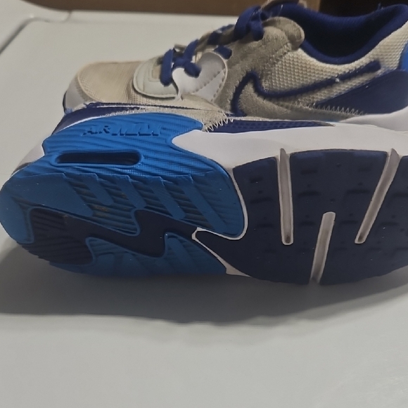 Nike Air Max Blue and White Sneakers Sporty Design - Picture 2 of 4